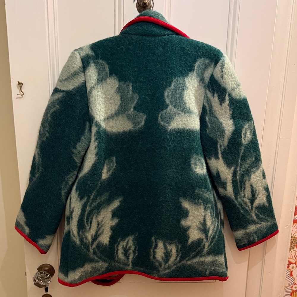 Carleen Green & Cream Fleece Jacket with Red Trim - Picture 4 of 15